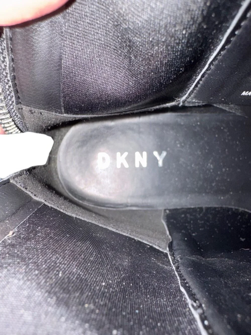 DKNY Black Leather Ankle Boots Size 7 Back Zipper Closure Low Heel Fall Fashion